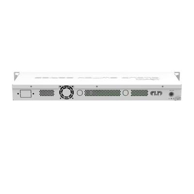 اثنان من محولات SFP + Port Datacom Switch مزودة بـ 24 منفذًا من نوع Gigabit Ethernet